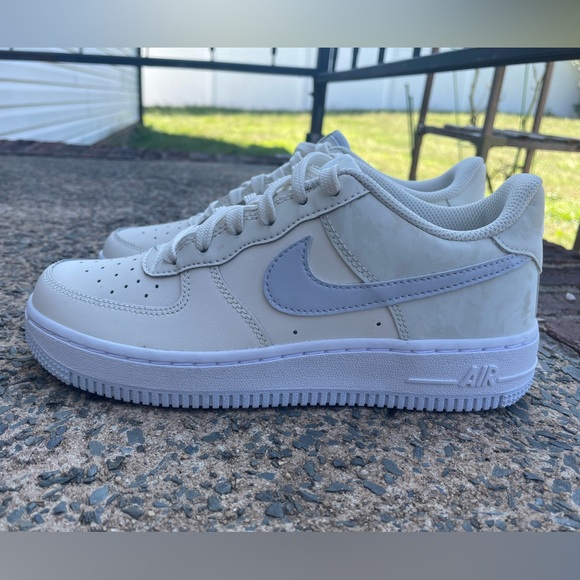 Youth Nike Air Force 1 Low Pale Ivory Sea Glass Sneakers - Picture 8 of 10